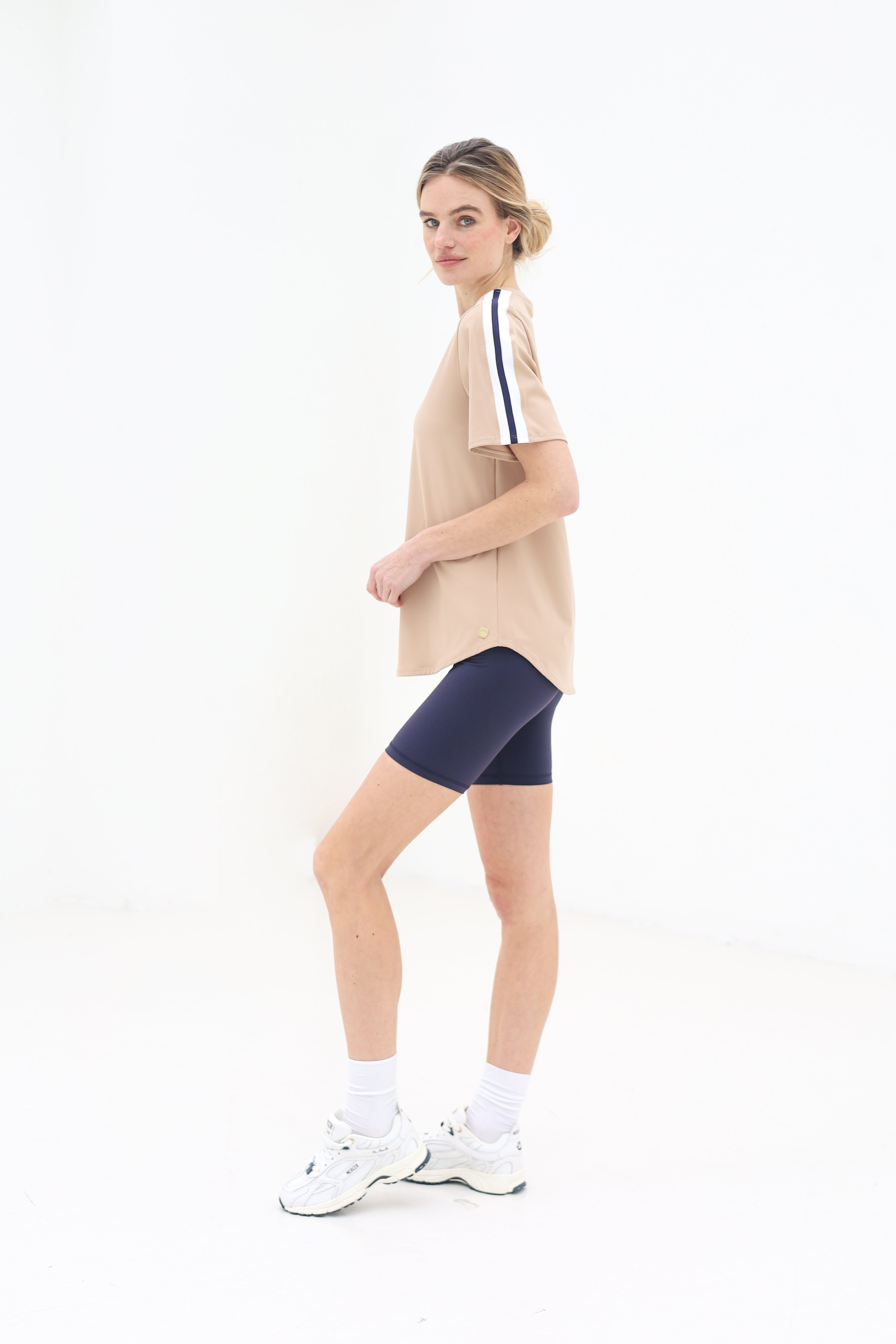 housofgravity-active_tee_sand_stripe